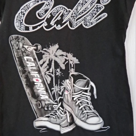 3 Cute T-Shirts NWT's - Picture 8 of 9